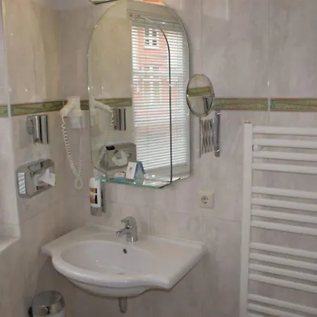 Reuterhaus 3*